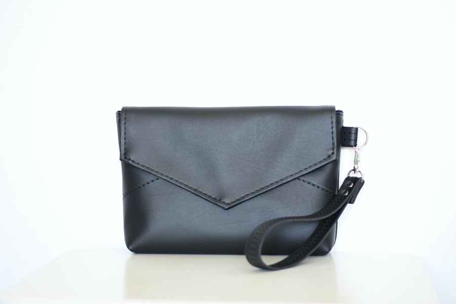 JUODAS mažas delninukas