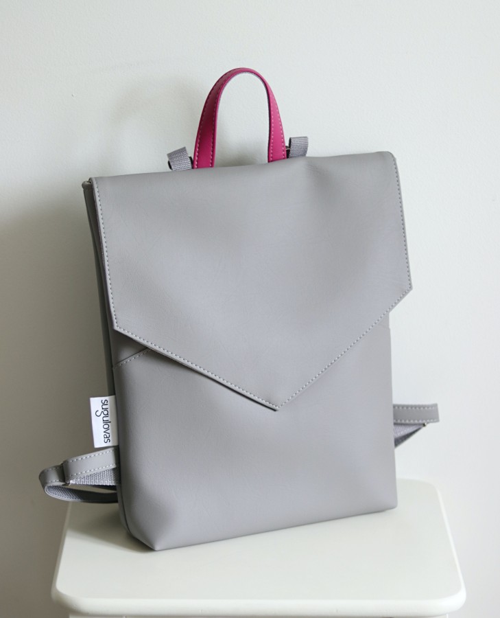 PILKA voko formos kuprinė su rožine rankena