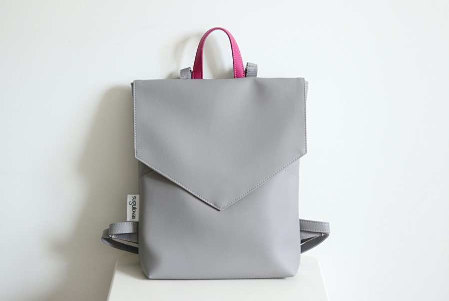 PILKA voko formos kuprinė su rožine rankena