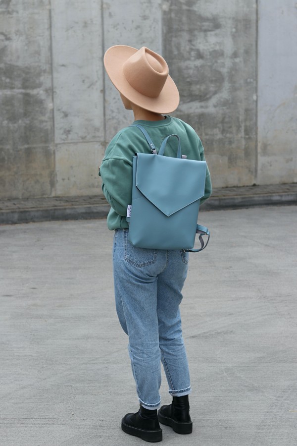 DANGAUS MĖLIO kuprinė