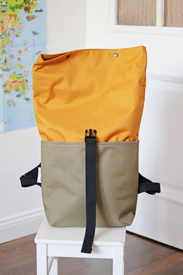 GELTONA ir HAKI susukama kuprinė