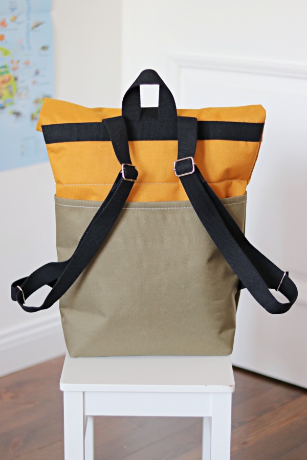 GELTONA ir HAKI susukama kuprinė