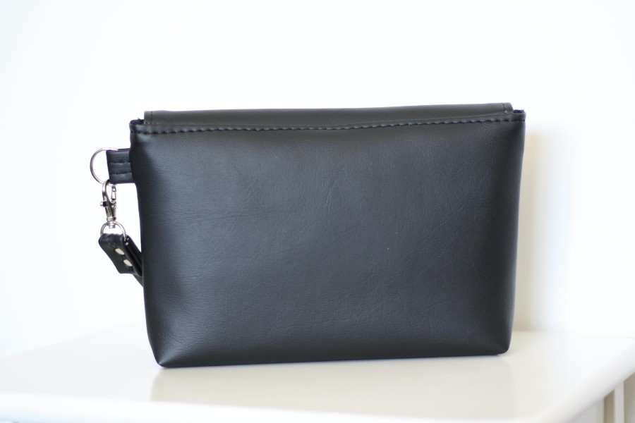 JUODAS mažas delninukas