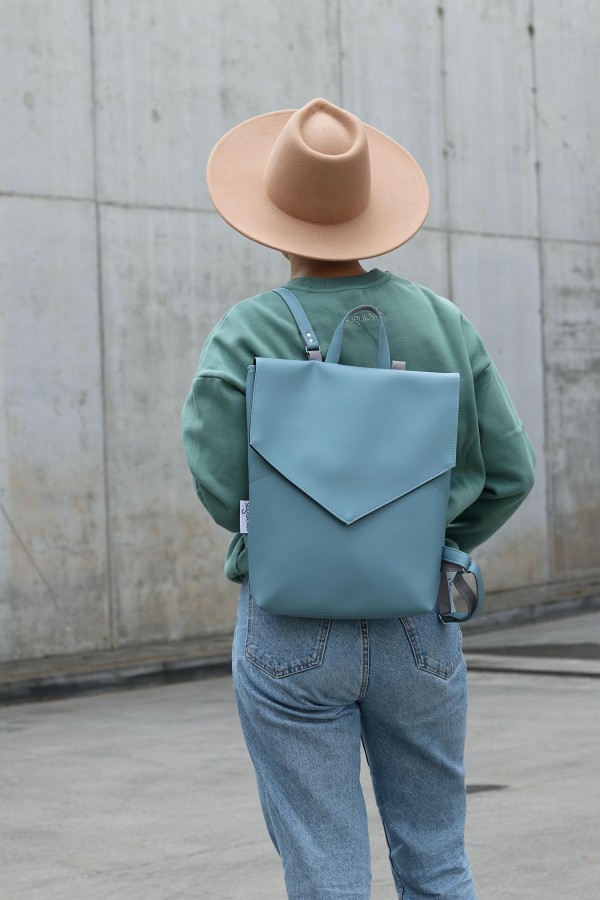 DANGAUS MĖLIO kuprinė