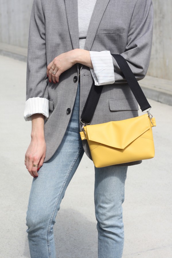 GELTONAS ridikiulis - diržinė