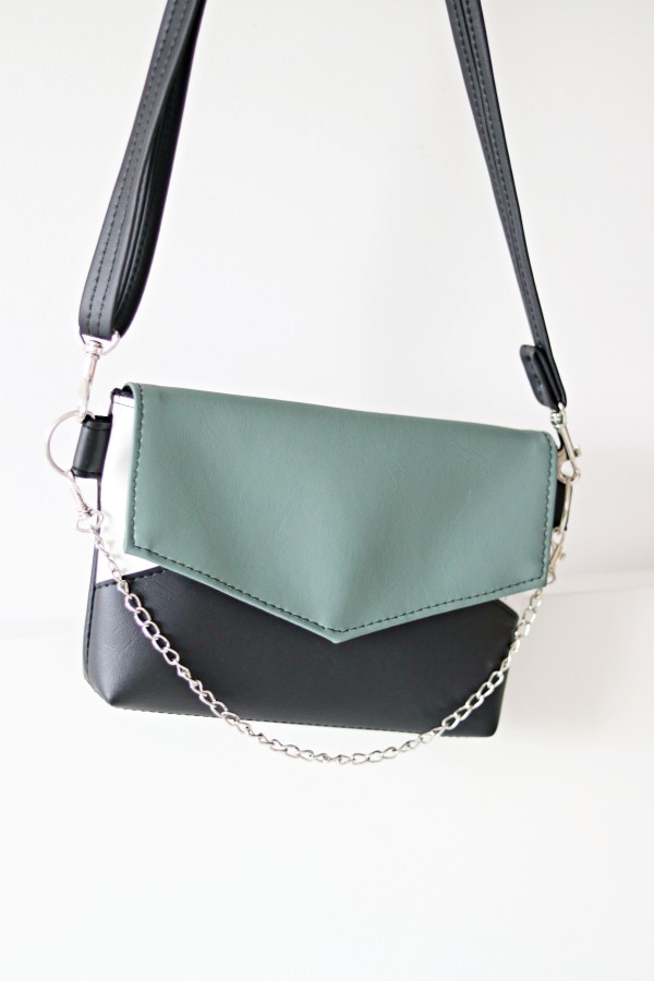  ŽALSVAS  ir JUODAS ridikiulis su grandinėle