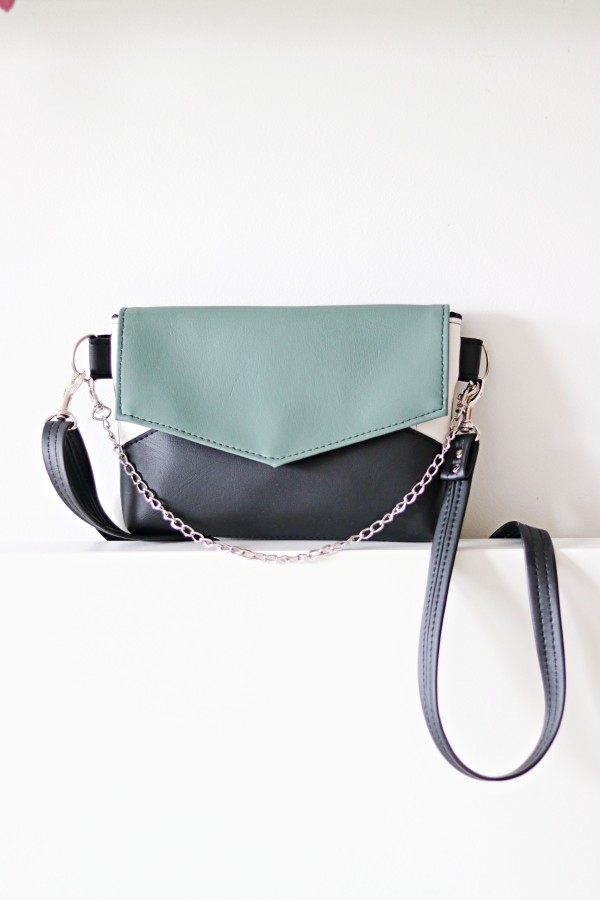  ŽALSVAS  ir JUODAS ridikiulis su grandinėle