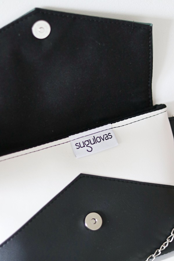  ŽALSVAS  ir JUODAS ridikiulis su grandinėle