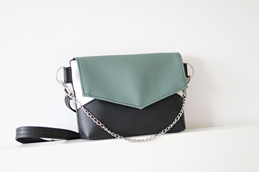  ŽALSVAS  ir JUODAS ridikiulis su grandinėle